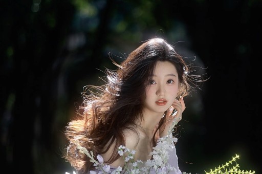 明星八卦！夜色甜蜜约会甜蜜瞬间定格《关注小玉妹每天聊八卦